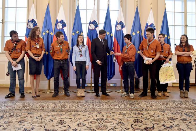 Predsednik republike sprejel Lu miru iz Betlehema